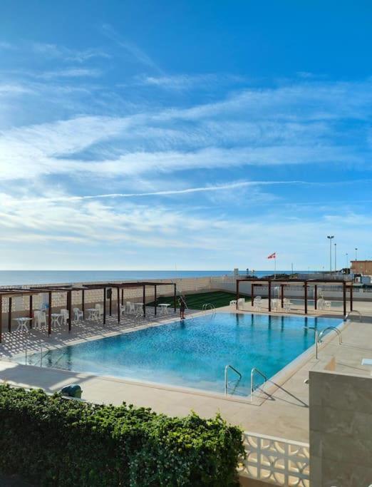 Apartamento Premium Con 5 Piscinas Barbacoa Tenis Frontenis มาเรนีเบลา ภายนอก รูปภาพ